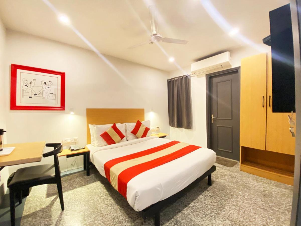 Hotel Golden Saffron By Qotel-Punjabi Bagh Нью-Дели Экстерьер фото