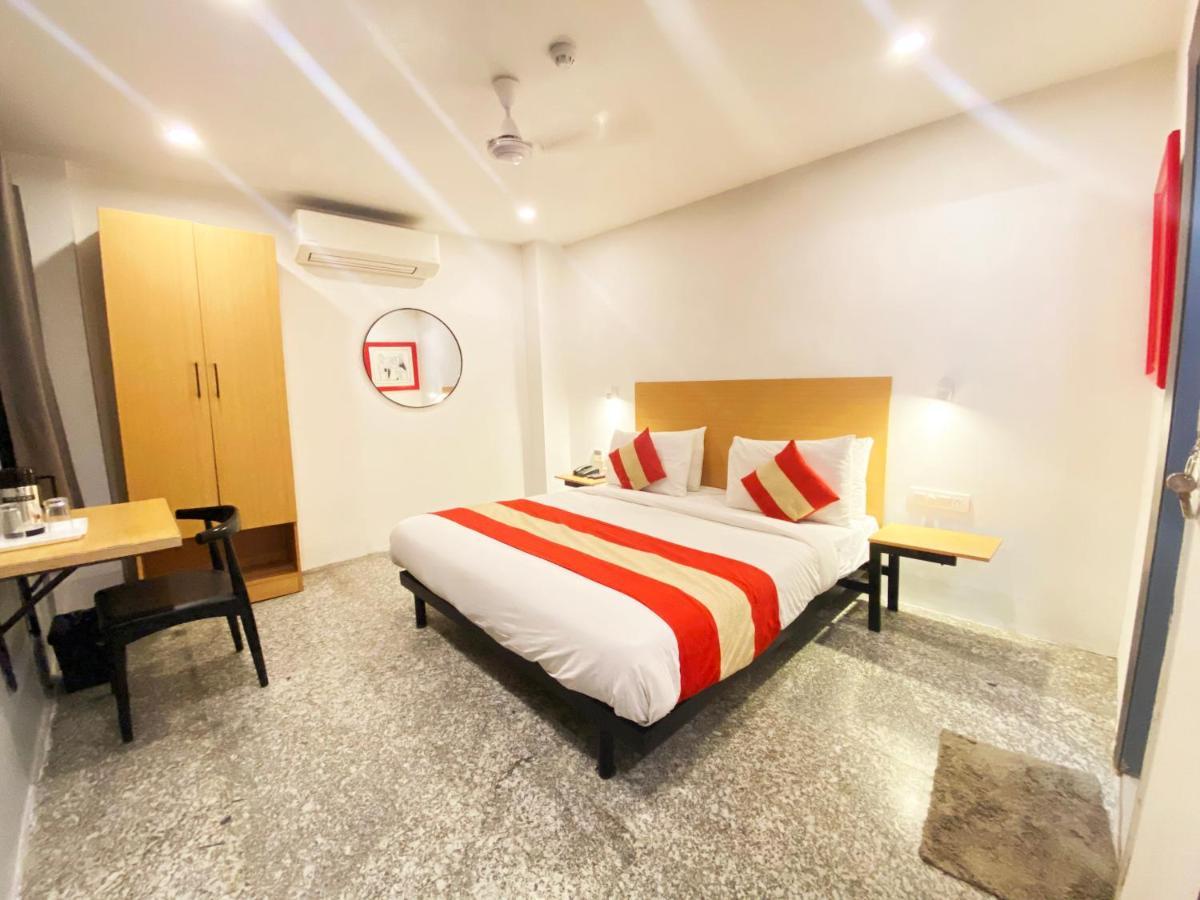 Hotel Golden Saffron By Qotel-Punjabi Bagh Нью-Дели Экстерьер фото