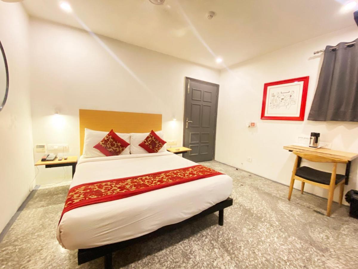 Hotel Golden Saffron By Qotel-Punjabi Bagh Нью-Дели Экстерьер фото