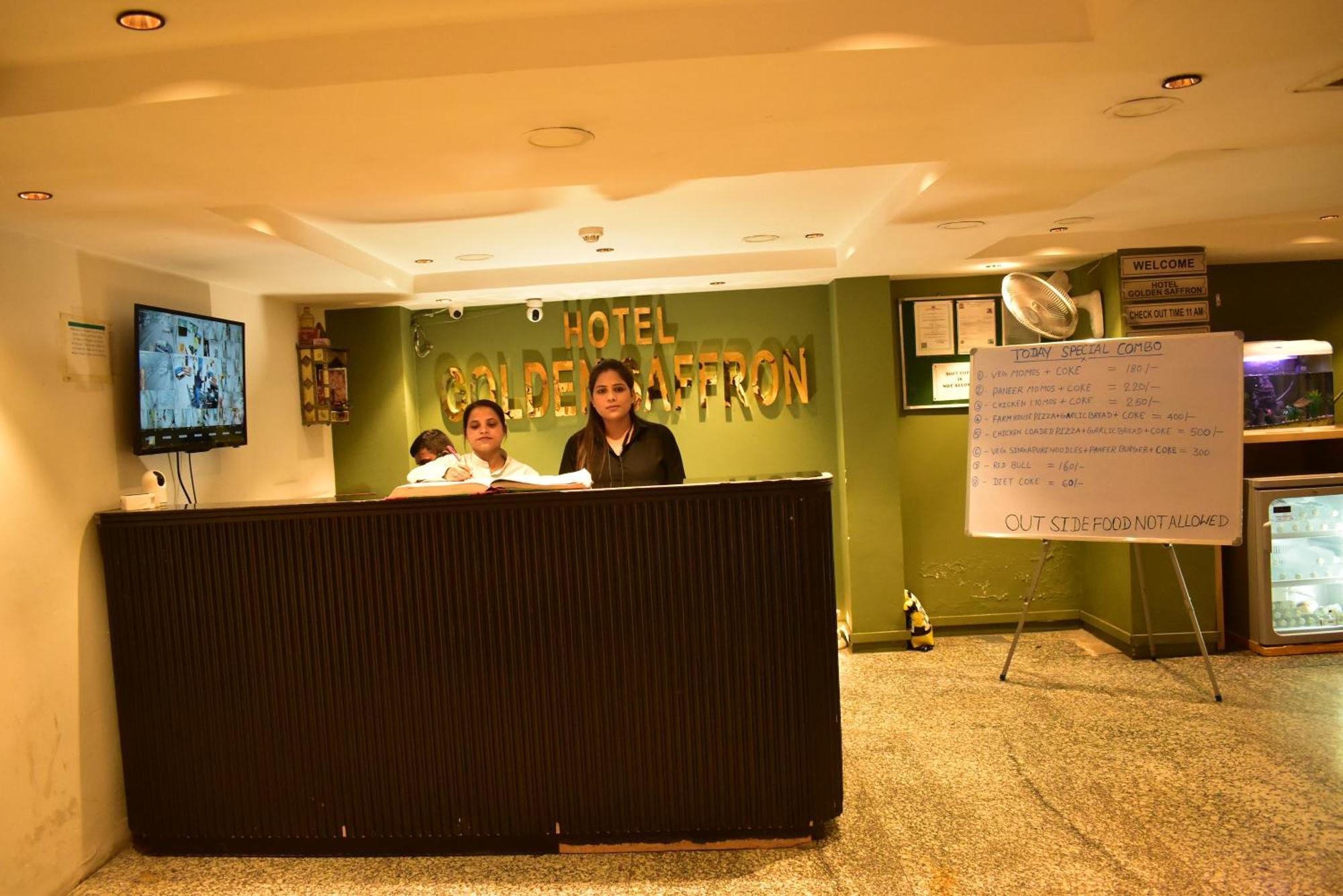 Hotel Golden Saffron By Qotel-Punjabi Bagh Нью-Дели Экстерьер фото