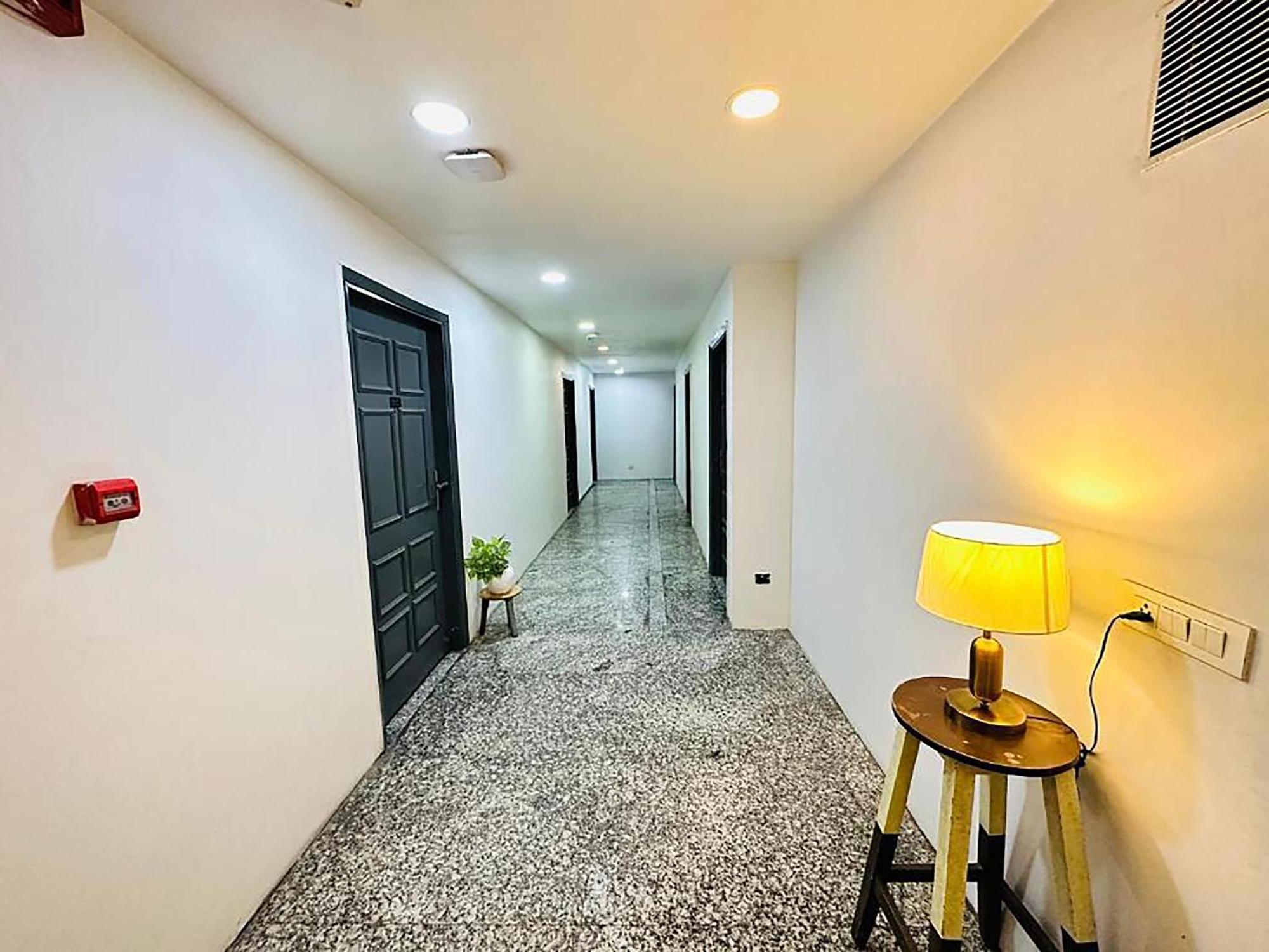 Hotel Golden Saffron By Qotel-Punjabi Bagh Нью-Дели Экстерьер фото